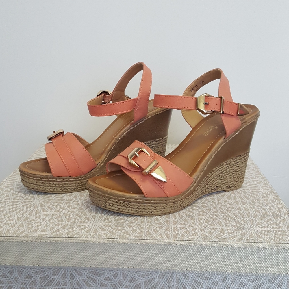 Sandals - Picture 2 of 5